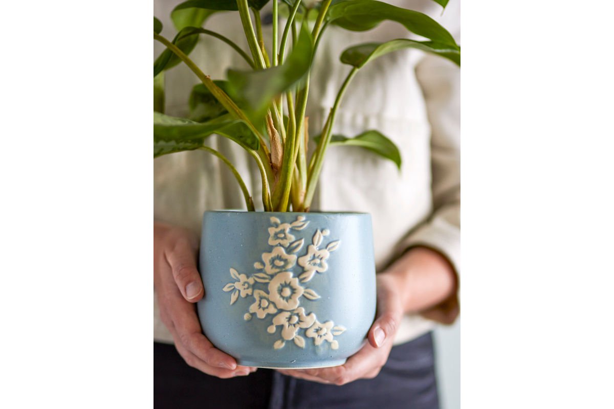 Luxusbetten24 Livia Blumentopf Handdekoriertes Blütenmotiv Blau