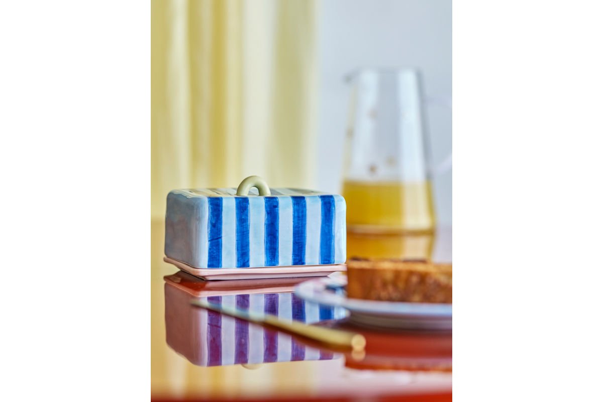 Luxusbetten24 Butterdose Eleni Handbemalt Streifendesign Glänzende Glasur Bunt