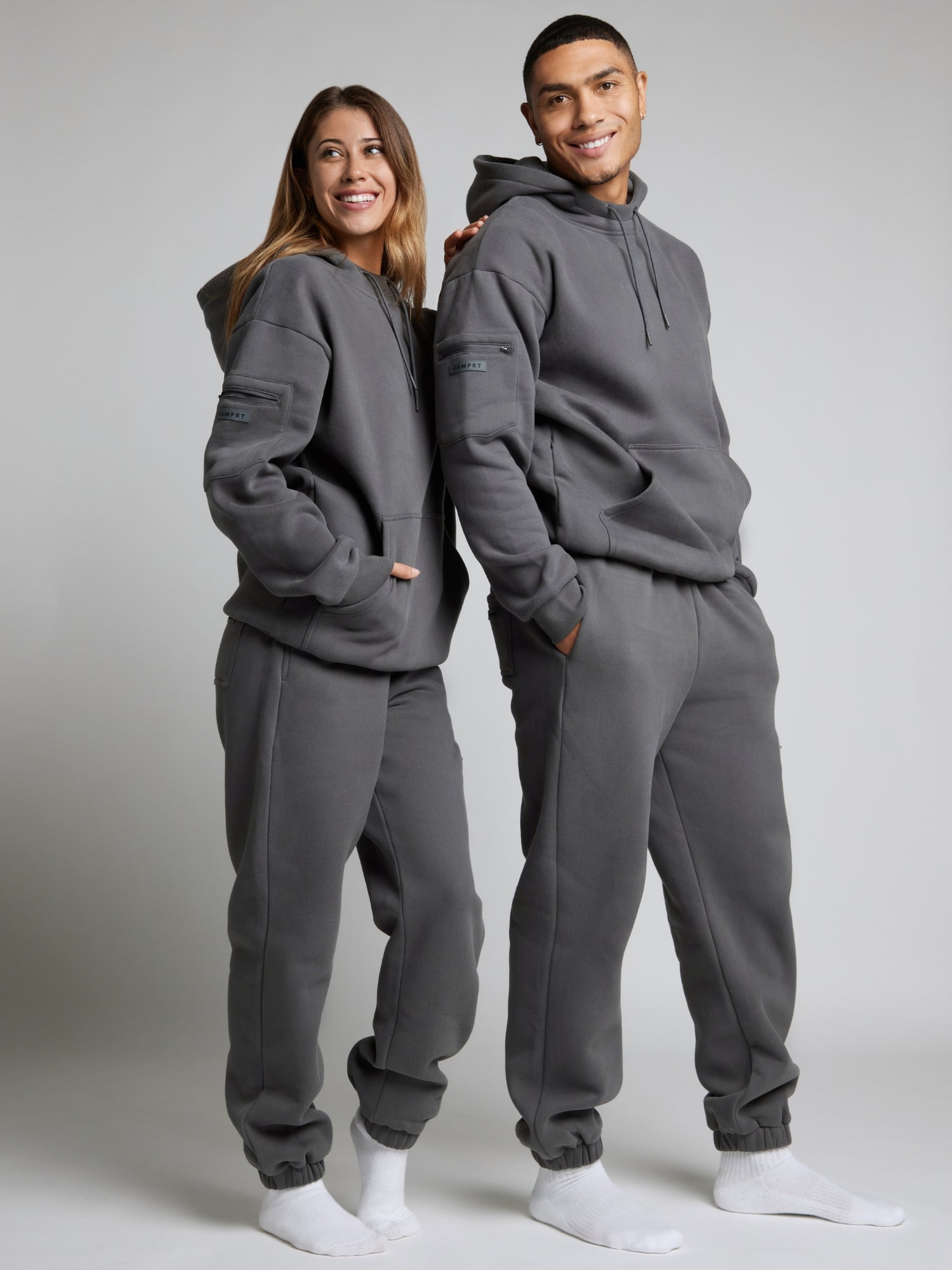 Comfrt Airplane Mode Travel Hoodie mit integrierter Augenmaske