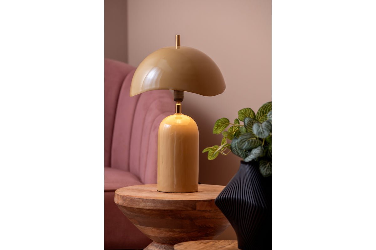 Luxusbetten24 Tischlampe Madeira Designleuchte aus Eisen mit Wellenschirm