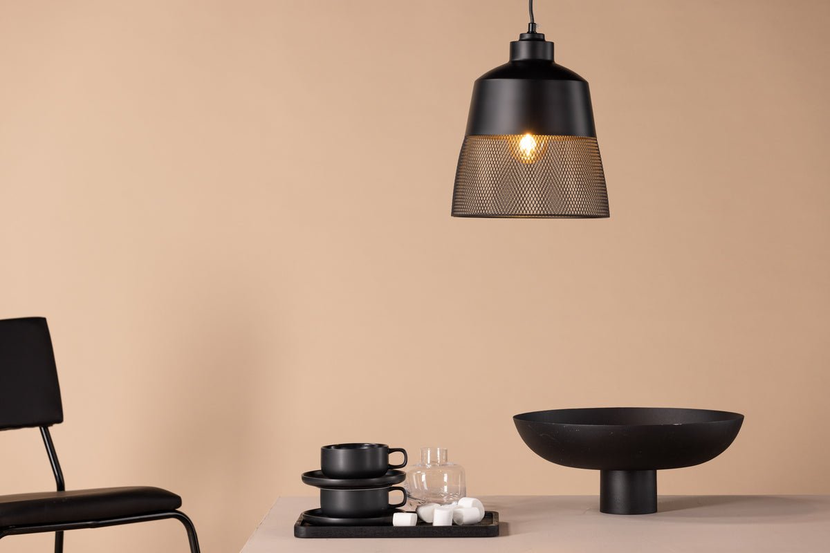 Luxusbetten24 Jolina Pendelleuchte – Schwarz, Mattschwarz, Mesh‑Schirm, Eisen, Design