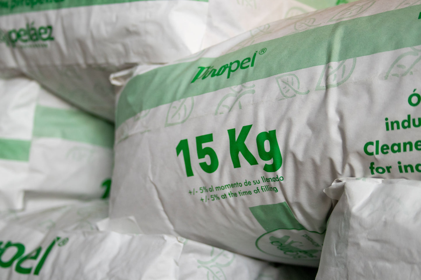Piropel Hueso de Aceituna Certificado 70 Sacos 1050 kg
