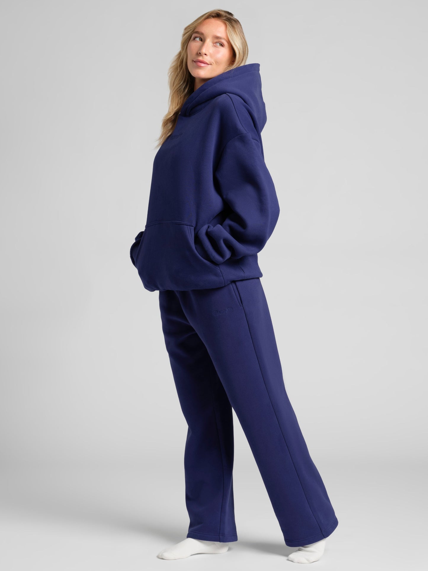 Signature Unisex Hoodie CloudTouch Heavyweight Oversized Soft Kängurutasche
