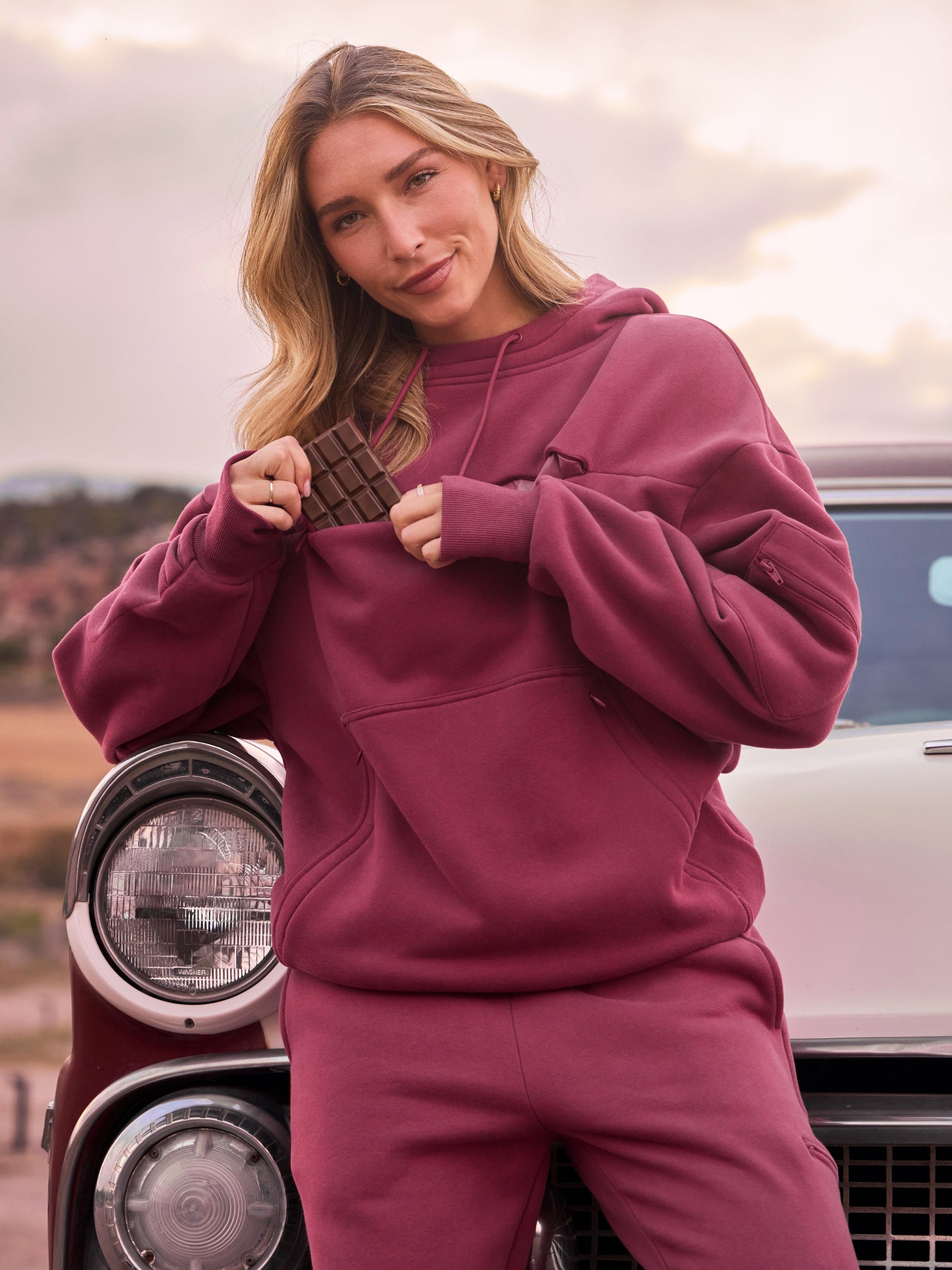 Comfrt Snak™ Hoodie Heavyweight Fleece with 6 Snack Pockets