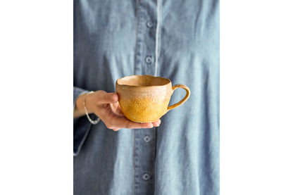 Solin Gelbe Steingut‑Tasse – Handgefertigt, Gelb, 300 ml