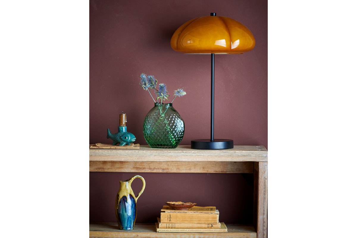 Luxusbetten24 Solaro Tischlampe, Gebogener Glasschirm, Warmes Gelb Design