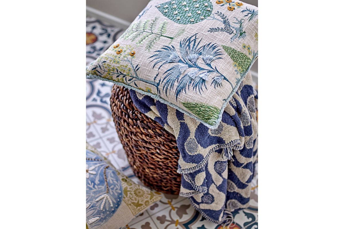 Luxusbetten24 Valea Überwurfdecke Recycelte Baumwolle Design 160x130 Blau