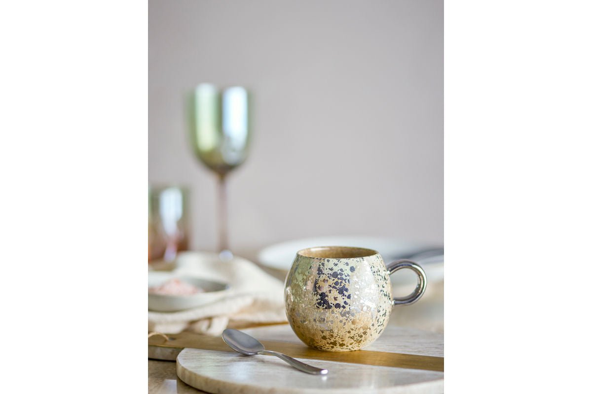 Luxusbetten24 Calix Becher aus Steingut, Silber-Gelb, Handgefertigtes Design