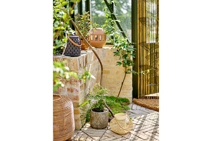 Luxusbetten24 Arvik Dekorationsblumentopf Geprägtes Zementdesign Grau Modern