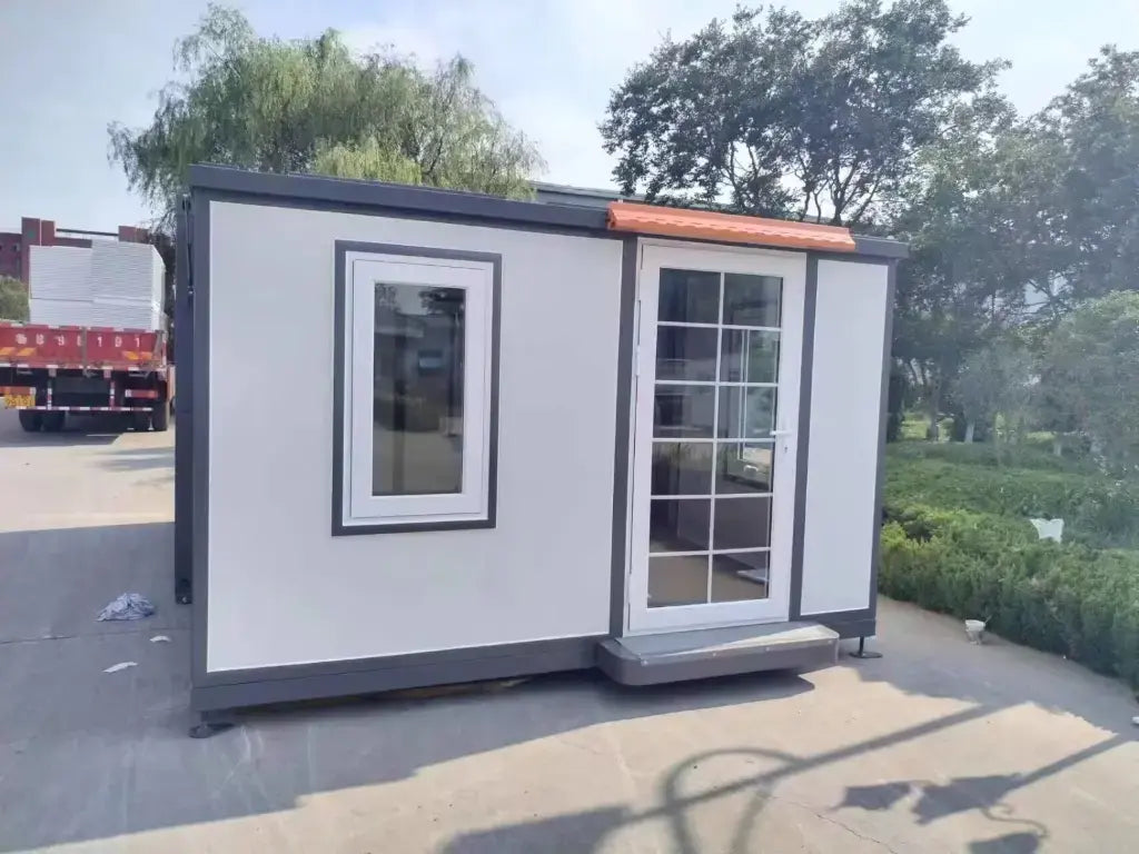 Stahlworks 2024 Mobile Wohncontainer – Modular, Isoliert, Komplett, 2‑Zimmer