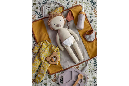 Luxusbetten24 Alin Spielset Wickelzubehör und Kuschelpuppe im Blumenoutfit Braun