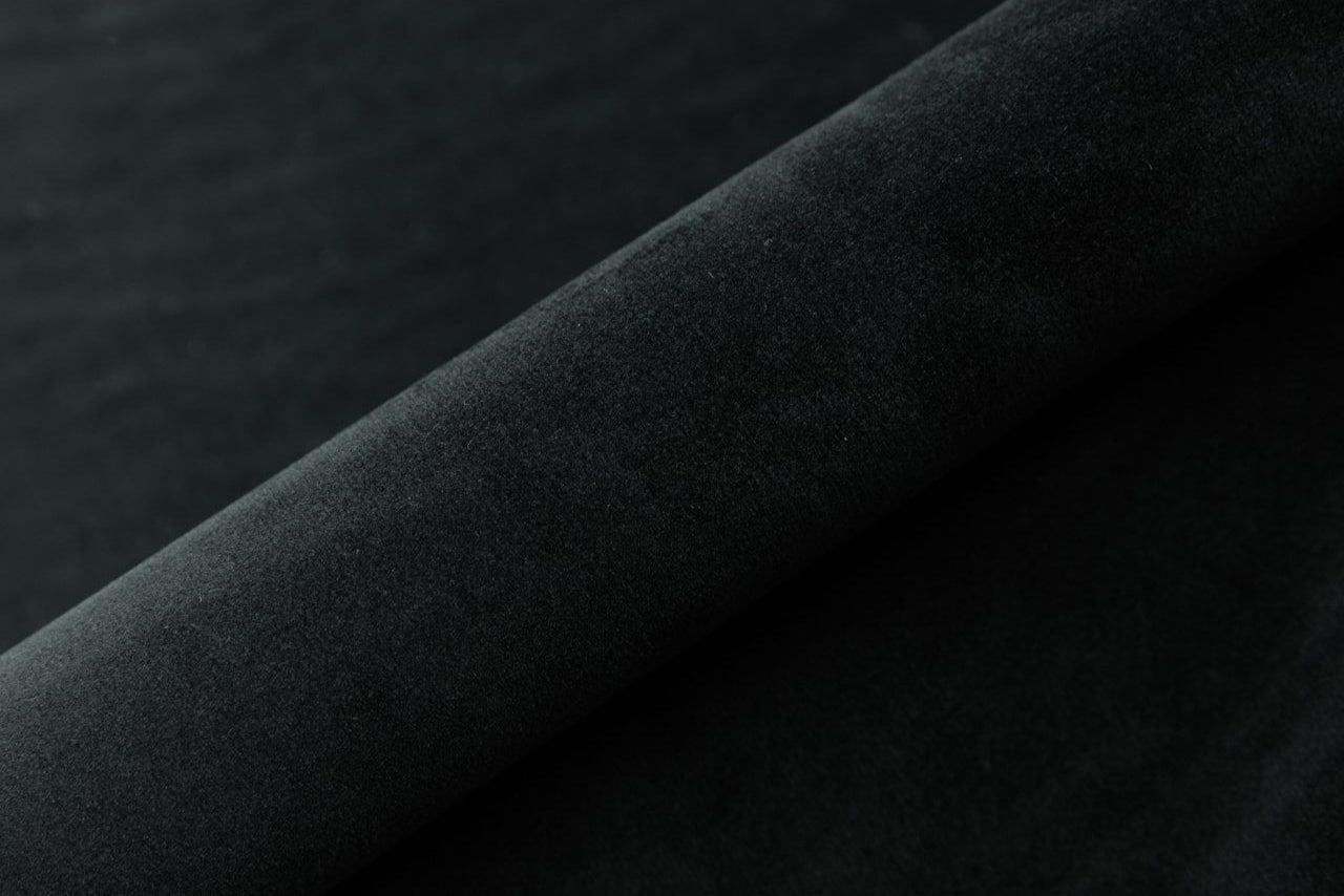 Luxusbetten24 Lunera Designer Polsterbett, Samt mit Stauraum, 200×200 cm, Hellgrau