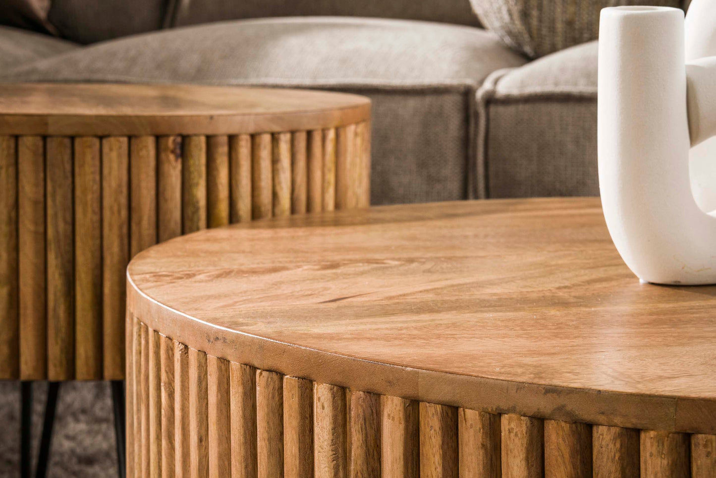 Luxusbetten24 Duna Couchtisch 2er Set aus Mangoholz, Sandfarben