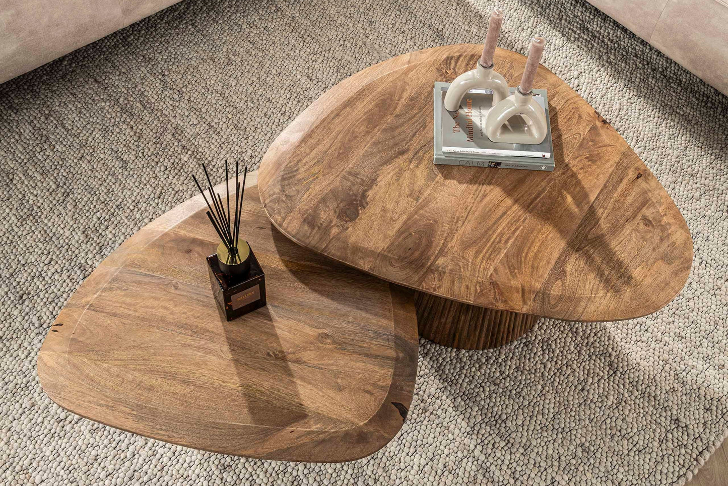 Luxusbetten24 Couchtisch Arenza 2er Set aus Mangoholz Sandfarben