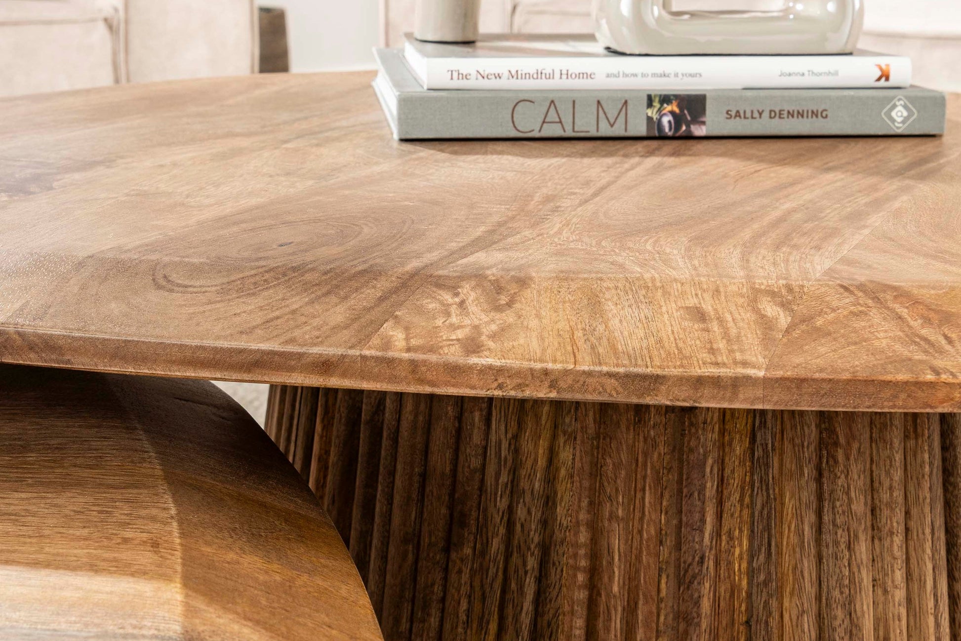 Luxusbetten24 Couchtisch Arenza 2er Set aus Mangoholz Sandfarben