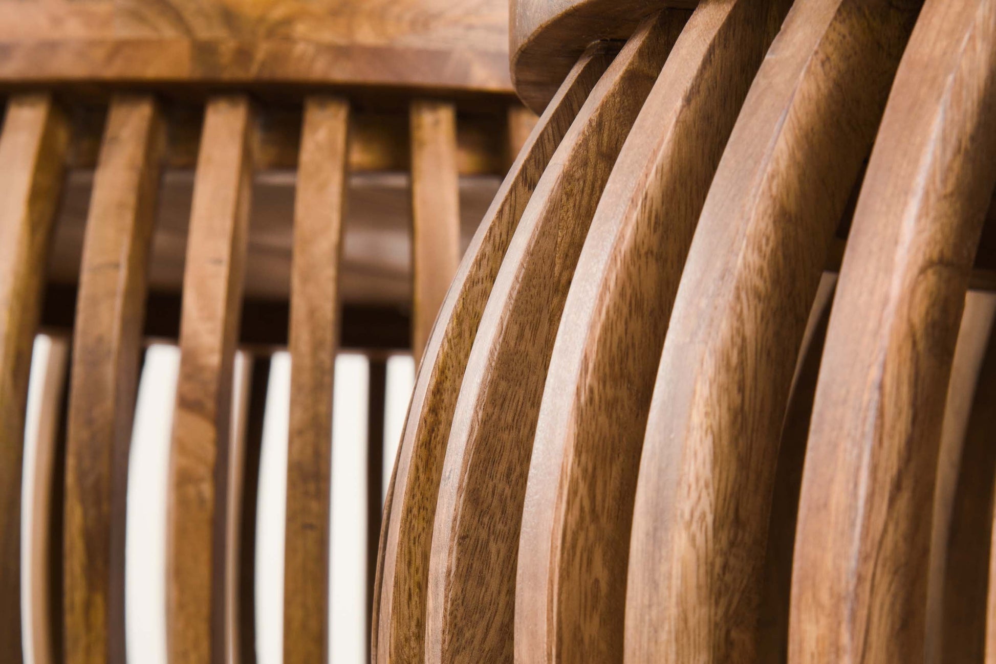 Khamar Couchtisch Set aus Mangoholz mit bauchigem Sockel, sandfarben