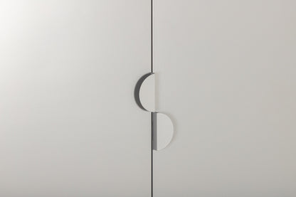 Designer Schrank Piring – in schlichtem Grau