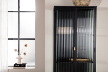 Luxusbetten24 Leonie Vitrine mit Wellenglas-Optik in Schwarz, Groß