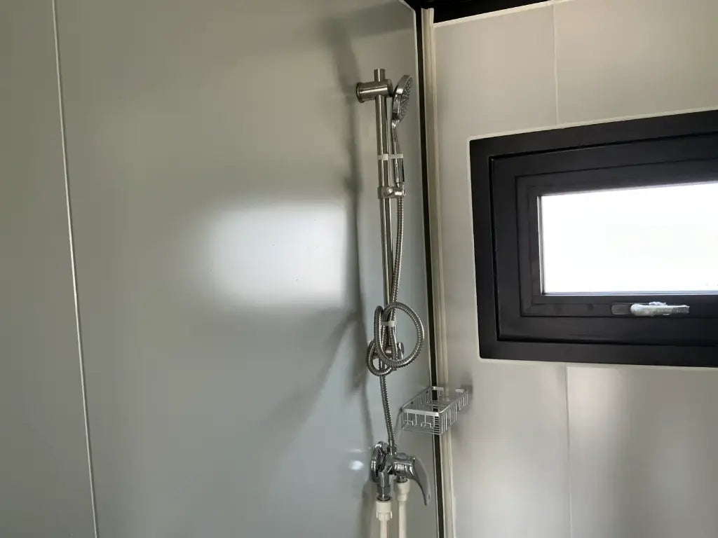 Mobilheim Tiny Home mit Badezimmer, isolierte Wände, 5,7 m L