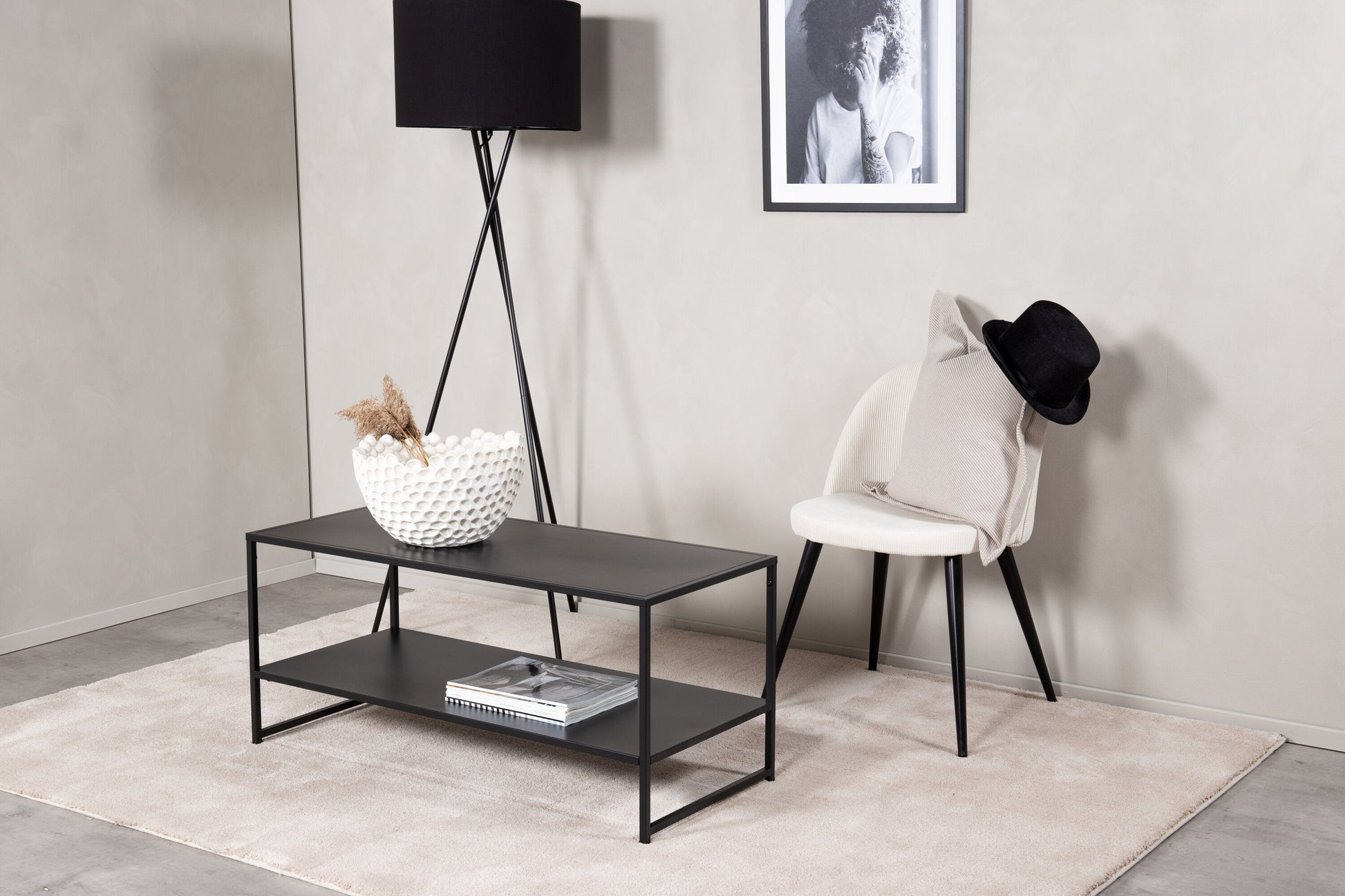 Luxusbetten24 Baar Beistelltisch mit Ablagefläche, Schwarz, Modernes Design