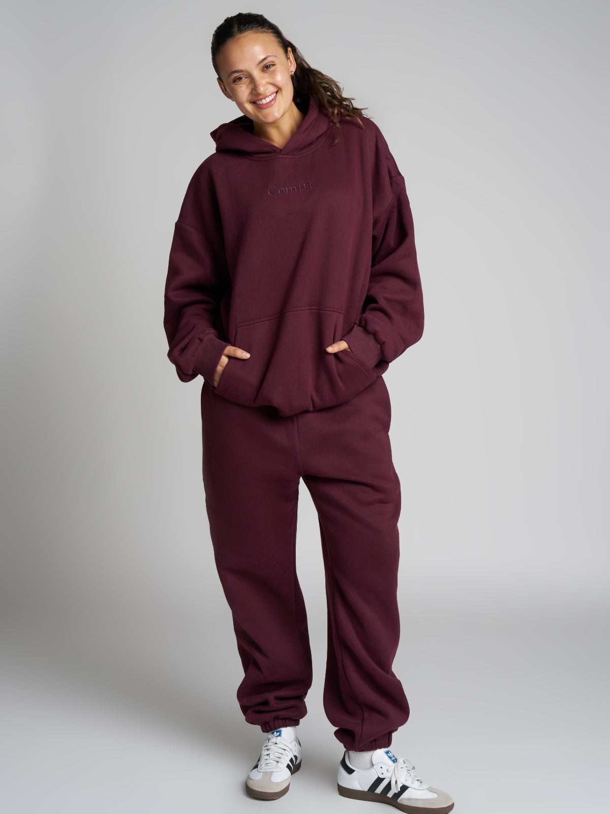 Signature Unisex Hoodie CloudTouch Heavyweight Oversized Soft Kängurutasche