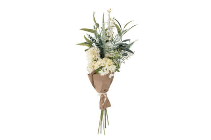 Luxusbetten24 Verona Künstlicher Blumenstrauß – Sanfte Blütenharmonie, Weiß Dekor