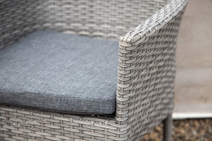 Luxusbetten24 Isla Gartenstuhl Set – Grau, Aluminium‑Rattan mit Sitzkissen