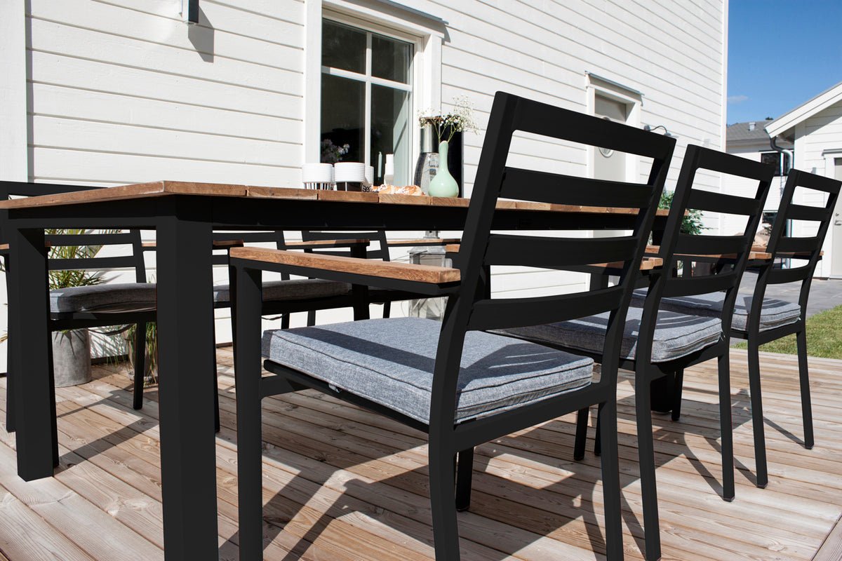 Luxusbetten24 Tala Gartenstuhl-Set, Schwarz, 2er Set mit Kissen