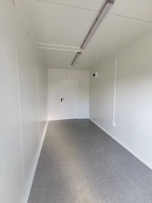 Standard Bürocontainer 6058×2438 mm – Stahlrahmen, Sandwichpaneele, inkl. Tür