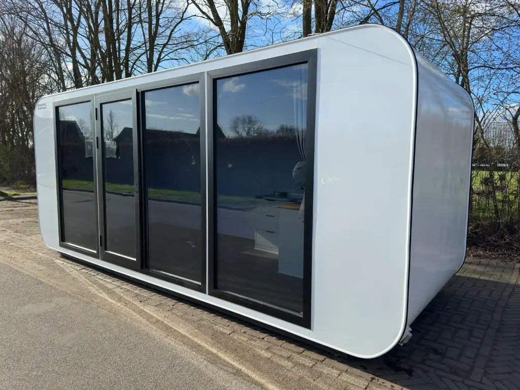 Stahlworks B Tiny House – Modulares Wohn‑und Arbeitsmodul 6 Fenster