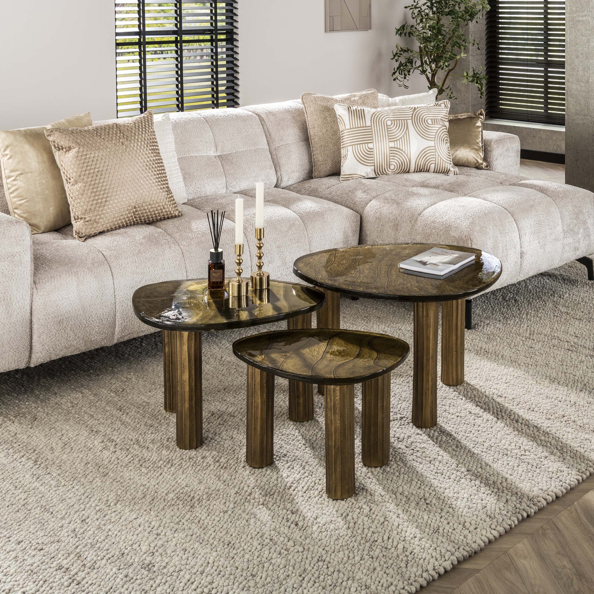 Luxusbetten24 Elysium Couchtisch L mit Gussglas in Antikkupfer