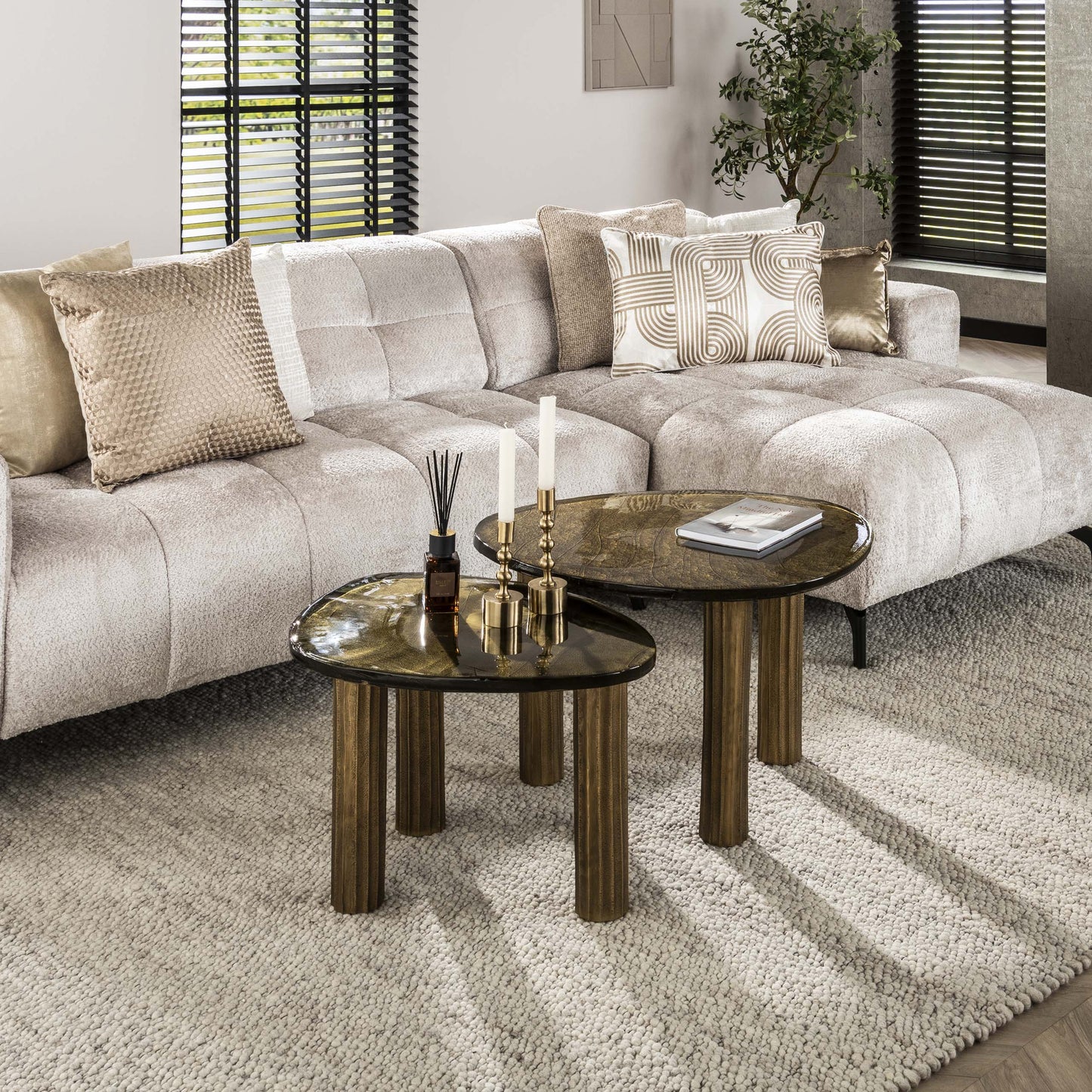 Luxusbetten24 Elysium Couchtisch L mit Gussglas in Antikkupfer