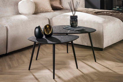 Couchtisch Zolara – 2er Set in Dreieck‑Form in Metallic‑Schwarz