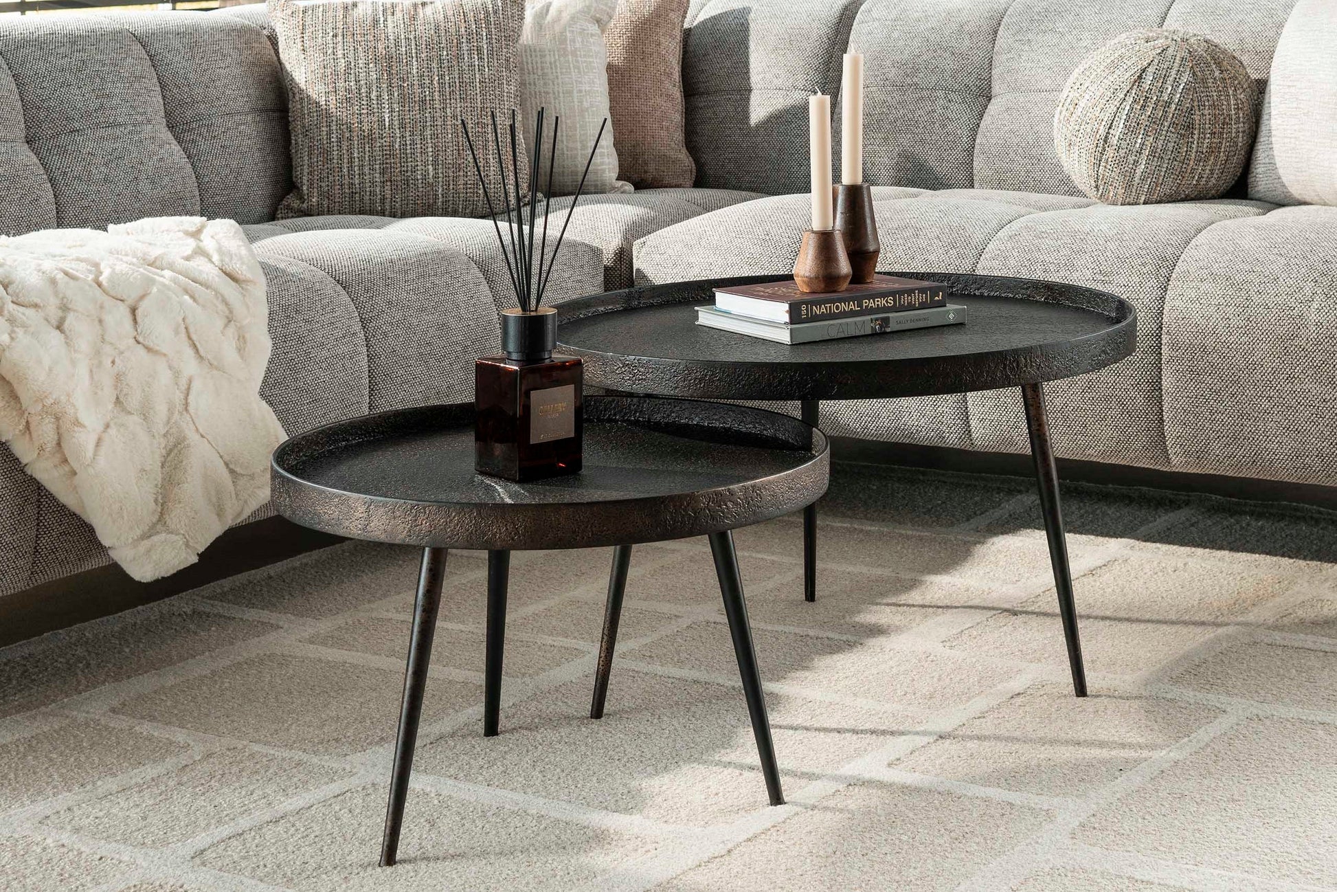 Couchtisch Chrysos 2er Set In Grau Metallic Mit Erhöhtem Rand