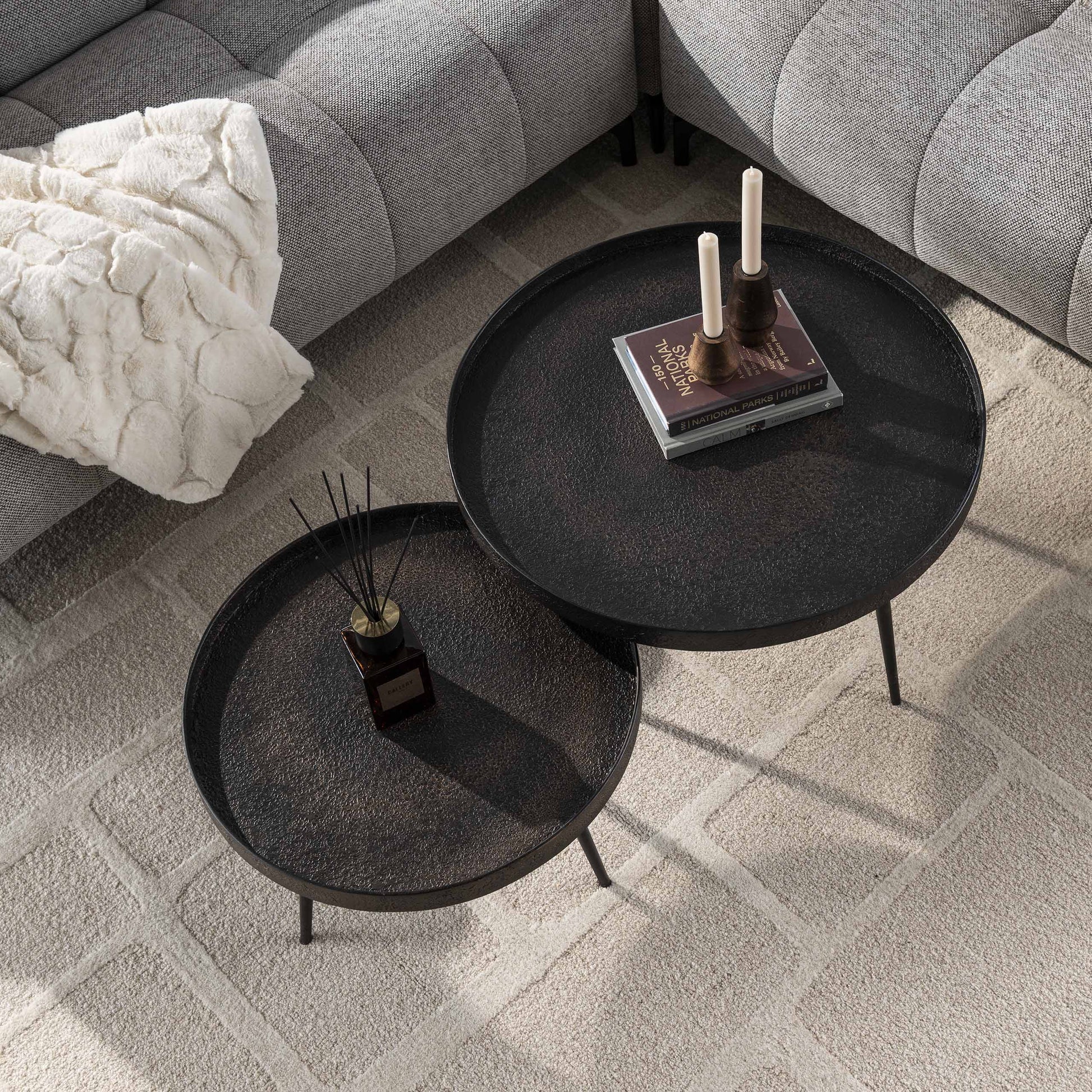 Couchtisch Chrysos 2er Set In Grau Metallic Mit Erhöhtem Rand