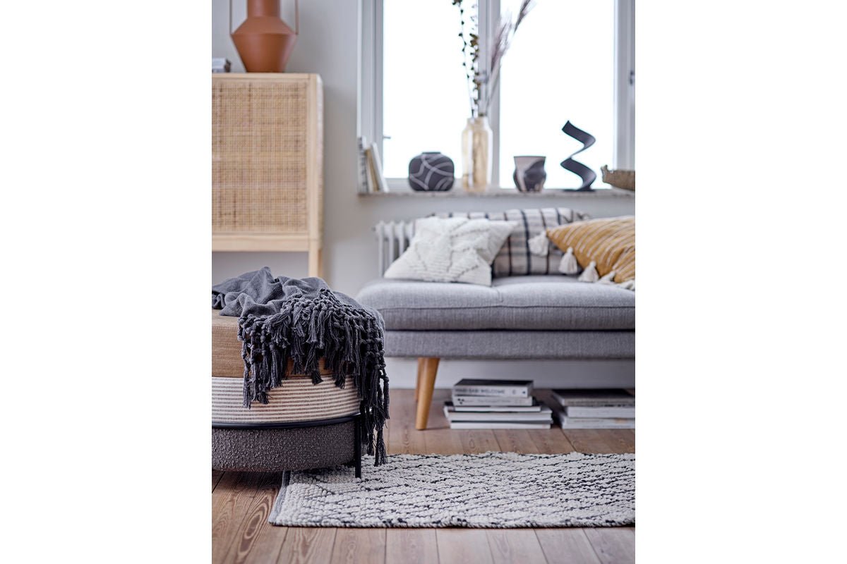 Luxusbetten24 Virela Dekorationsvase – Elegante Schwarze Terrakotta Wohnaccessoire Design
