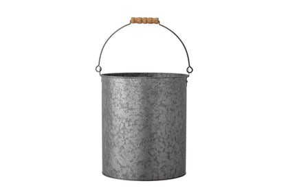 Metalleimer Borås – Verzinktes Design in Grau mit Holzgriff