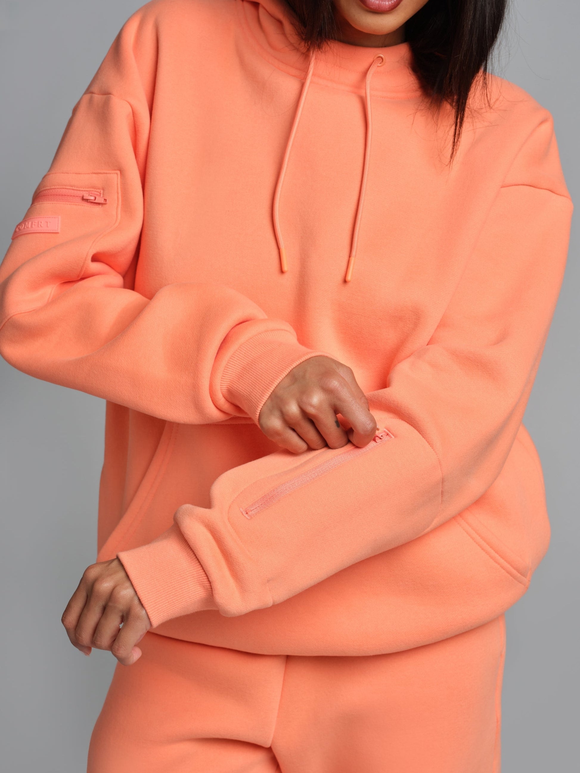 Comfrt Airplane Mode Travel Hoodie mit integrierter Augenmaske