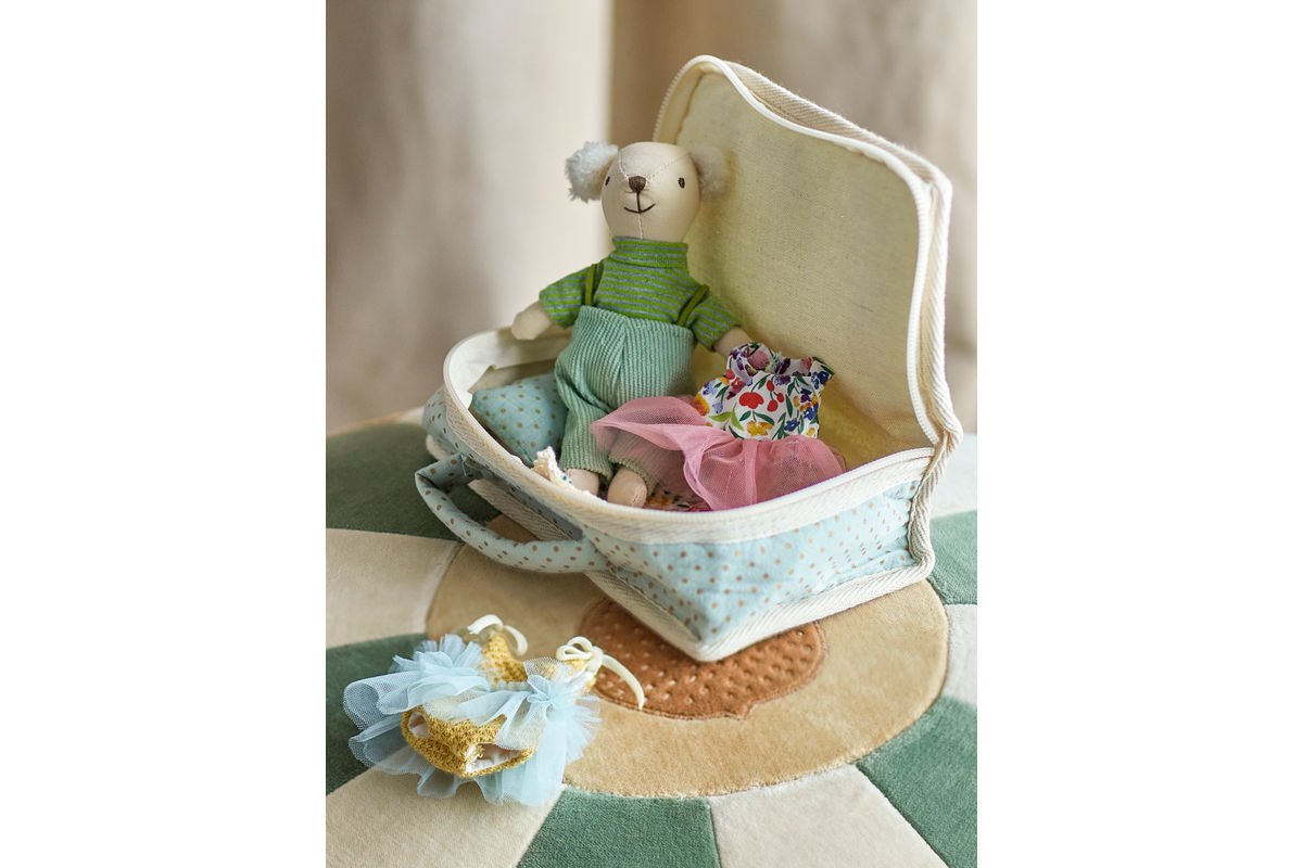 Luxusbetten24 Stoffpuppe „Mia“ mit Koffer Spielset Bunt Polyester
