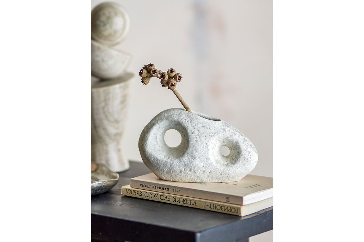 Dekorative Vase Zola – Weißes Steingut, Breit, Handgefertigt, Wohnaccessoire