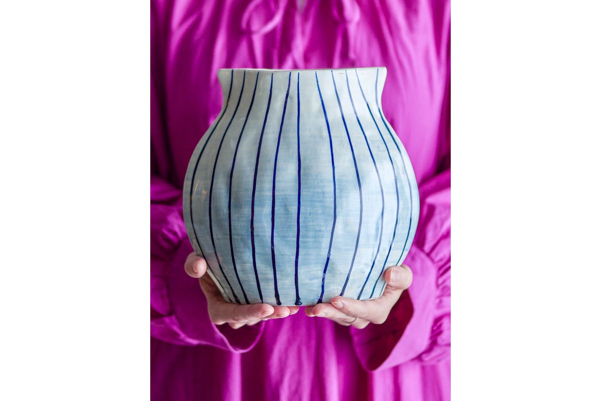 Vase „Bleir“ Handbemaltes Steingut Weiß Blau