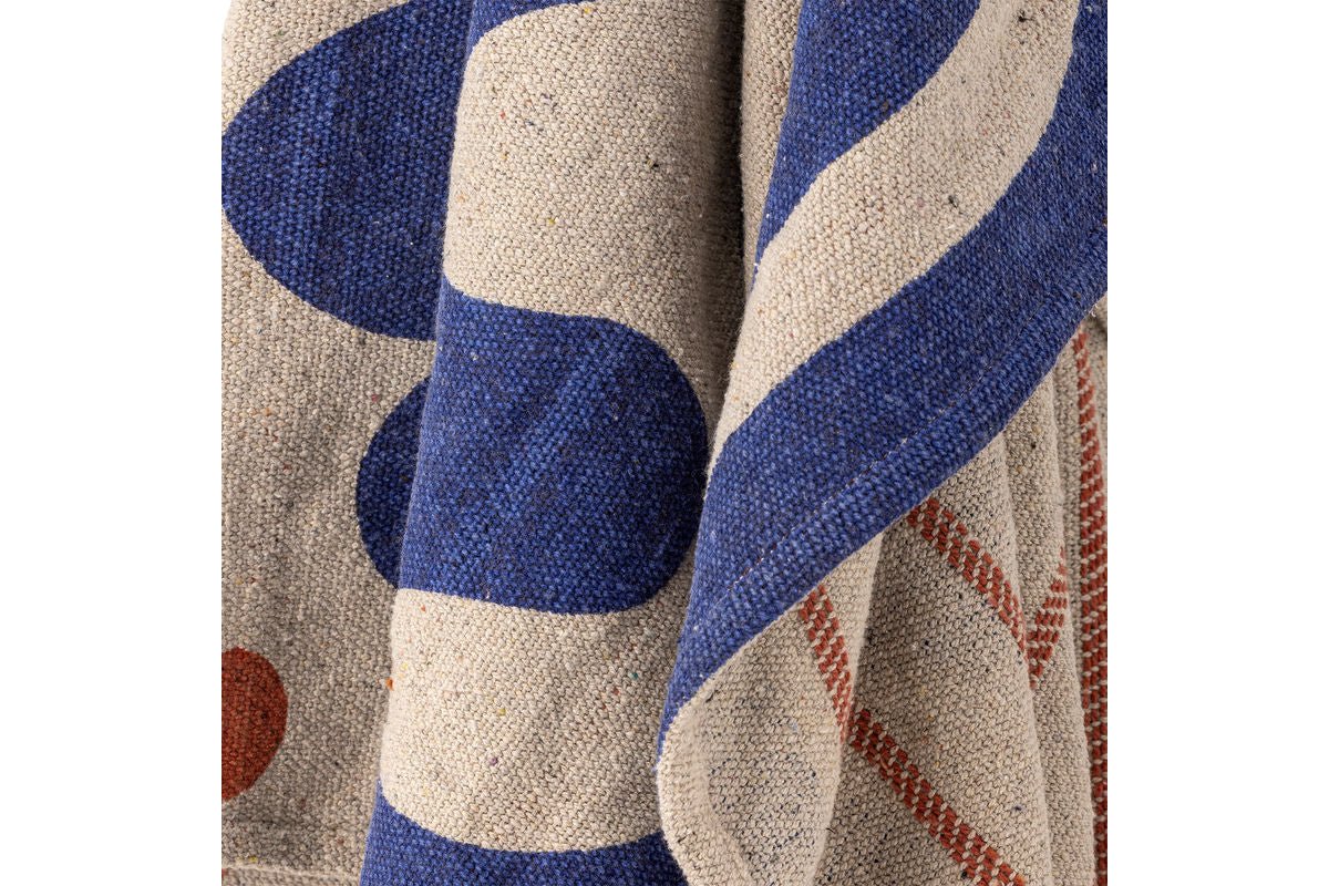 Luxusbetten24 Kiral Überwurfdecke aus Recycelter Baumwolle 160x130 Blau