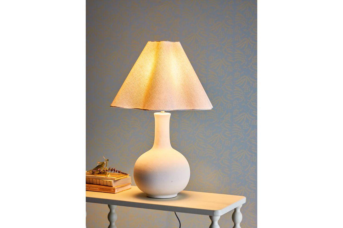 Luxusbetten24 Basically Tischlampe aus Steingut Weiß
