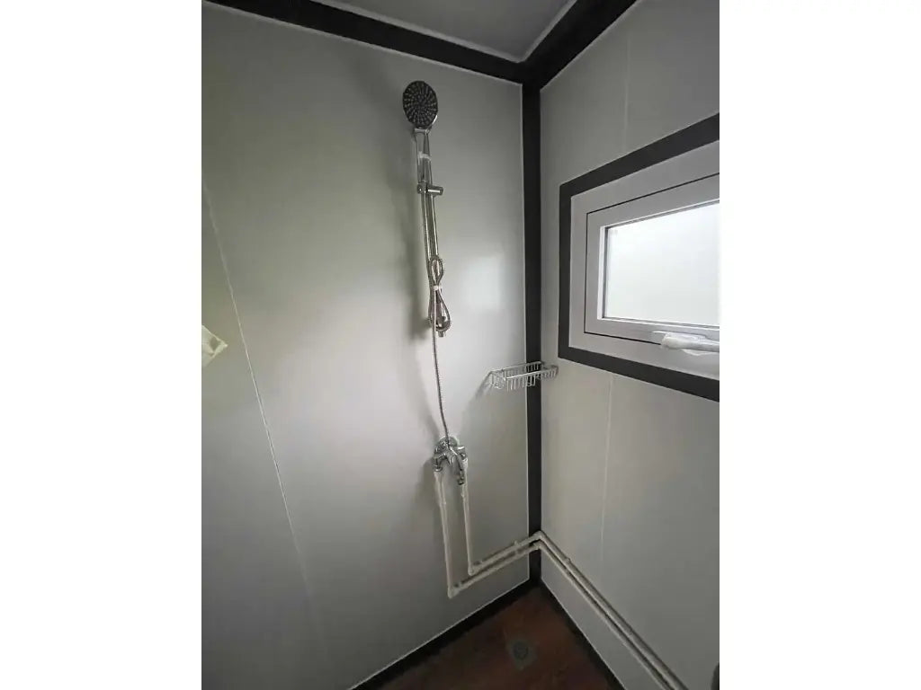 Kompakte Tiny House Basis Fixe 5,80 m × 2,00 m × 2,50 m, mit großer Wohnfläche