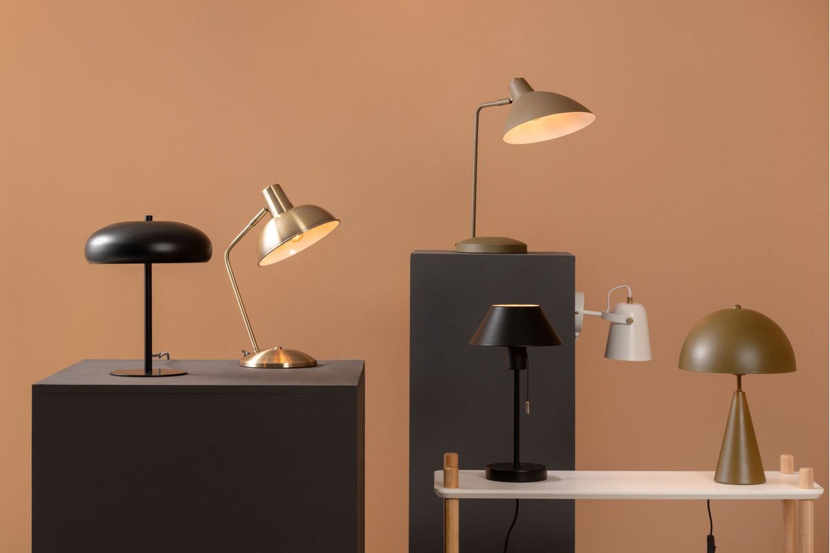 Oldschool Tischlampe – Gold Gebürstet, Klassischer Stil für Wohnzimmer