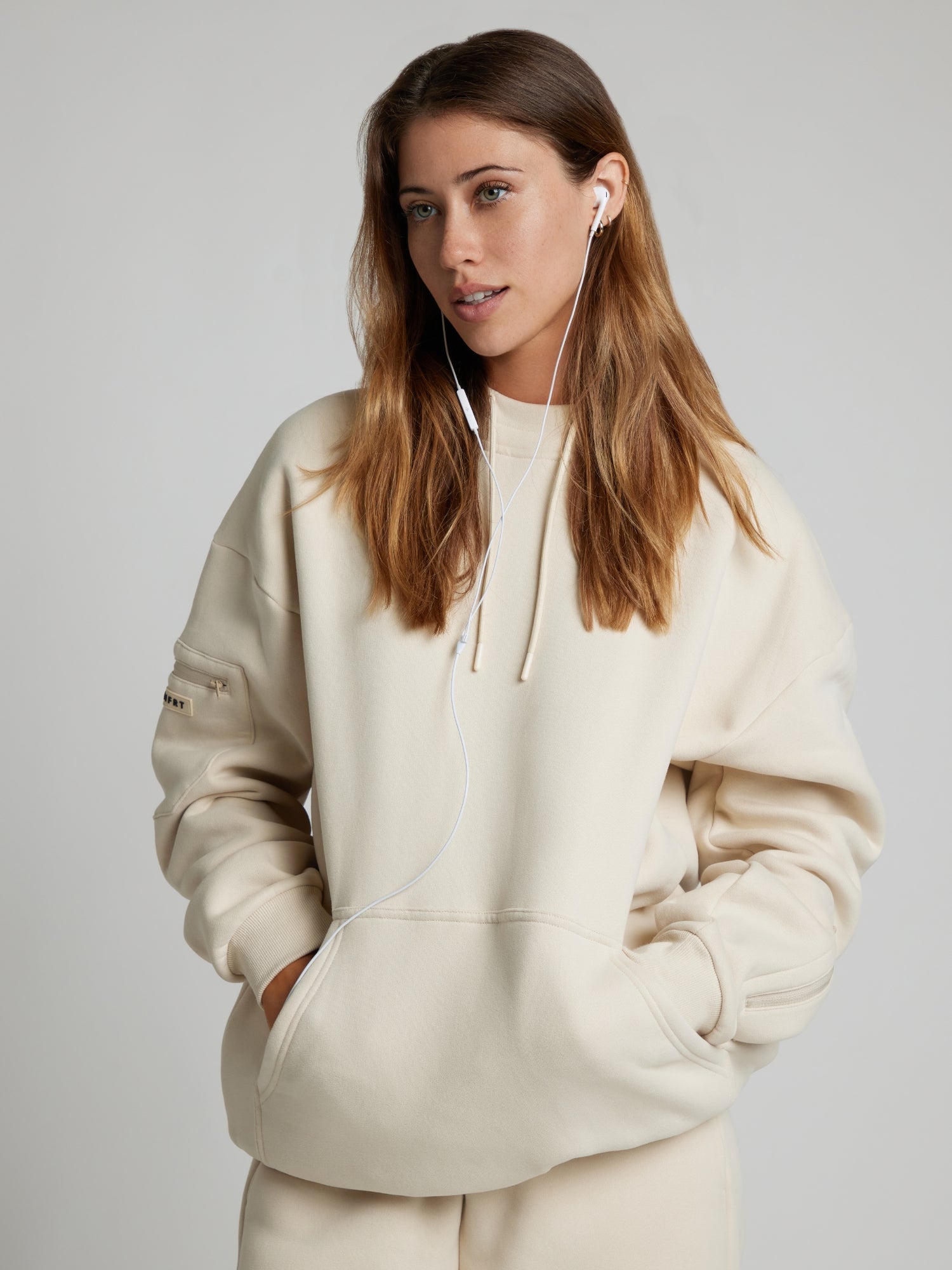 Comfrt Airplane Mode Travel Hoodie mit integrierter Augenmaske