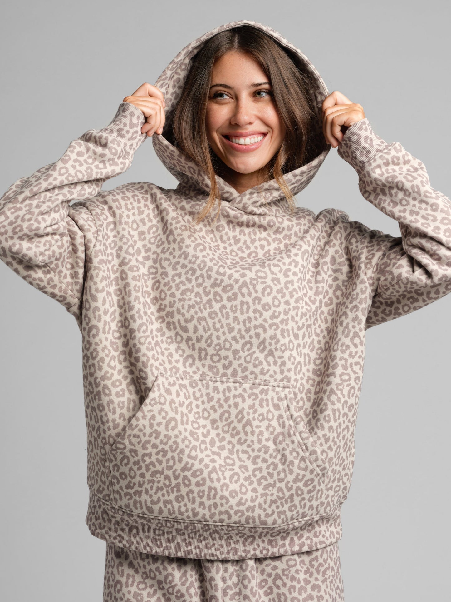 https://www.comfrt.com/products/crop-hoodie