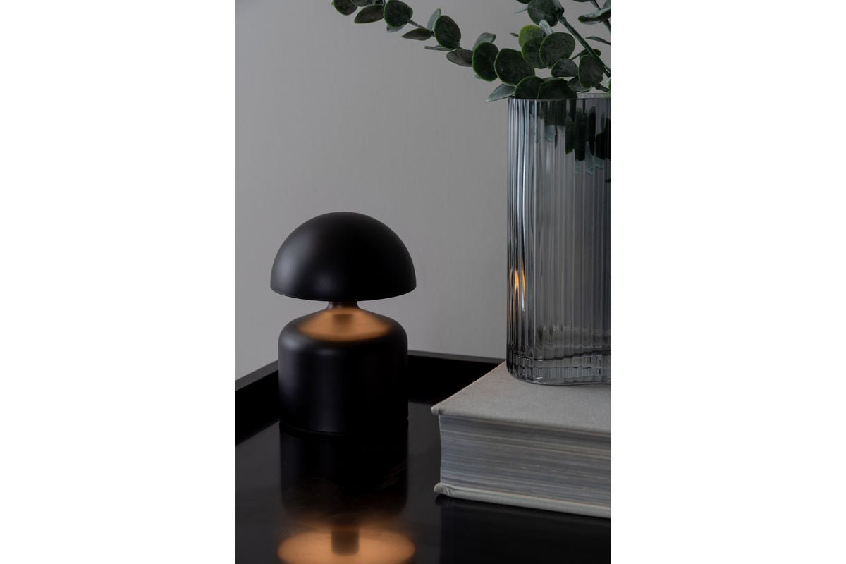 Luxusbetten24 Budapest Tischlampe Designlampe aus Eisen mit LED