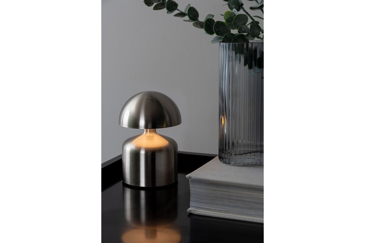 Luxusbetten24 Budapest Tischlampe Designlampe aus Eisen mit LED
