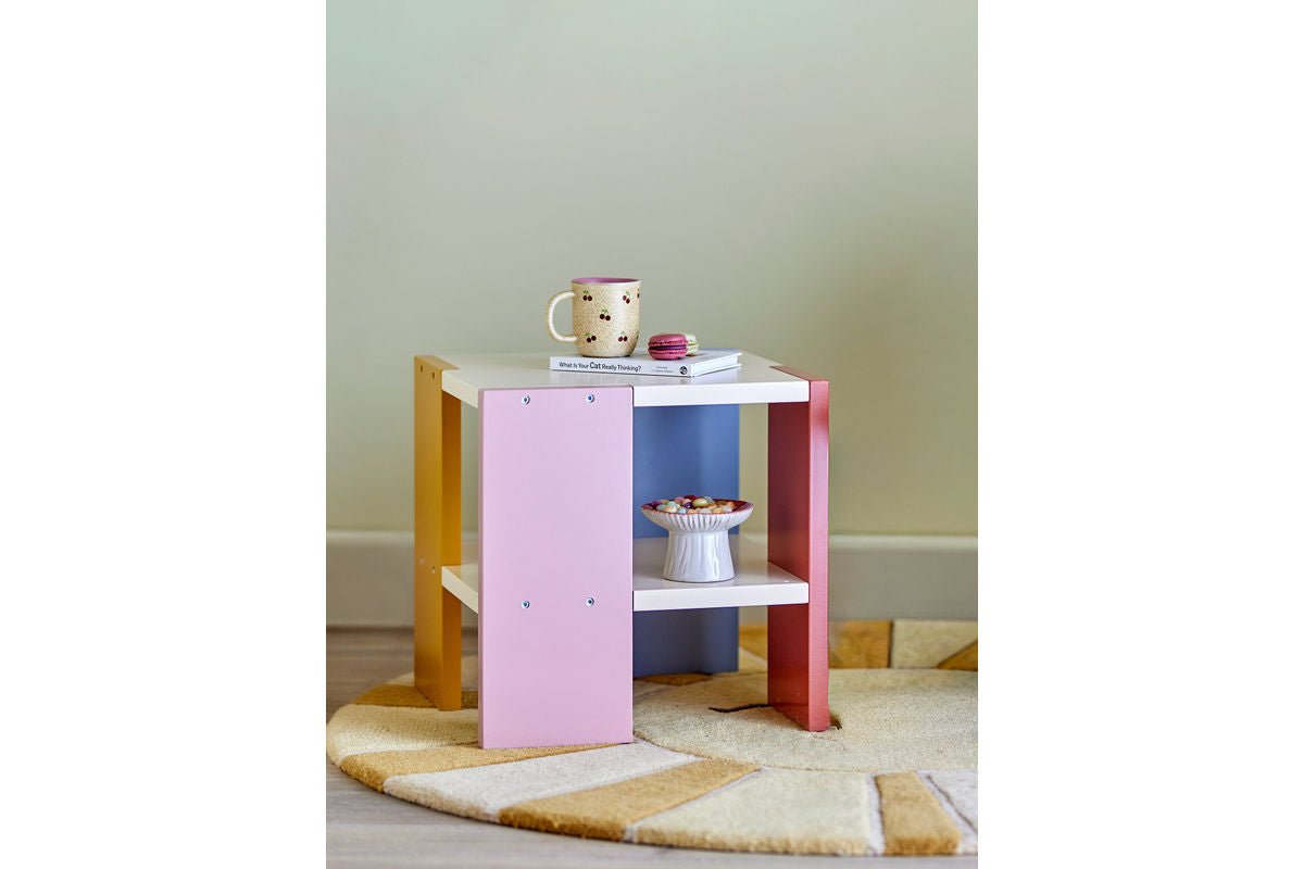Kindertisch Justus Quadratisch aus FSC‑MDF mit Bunten Seiten